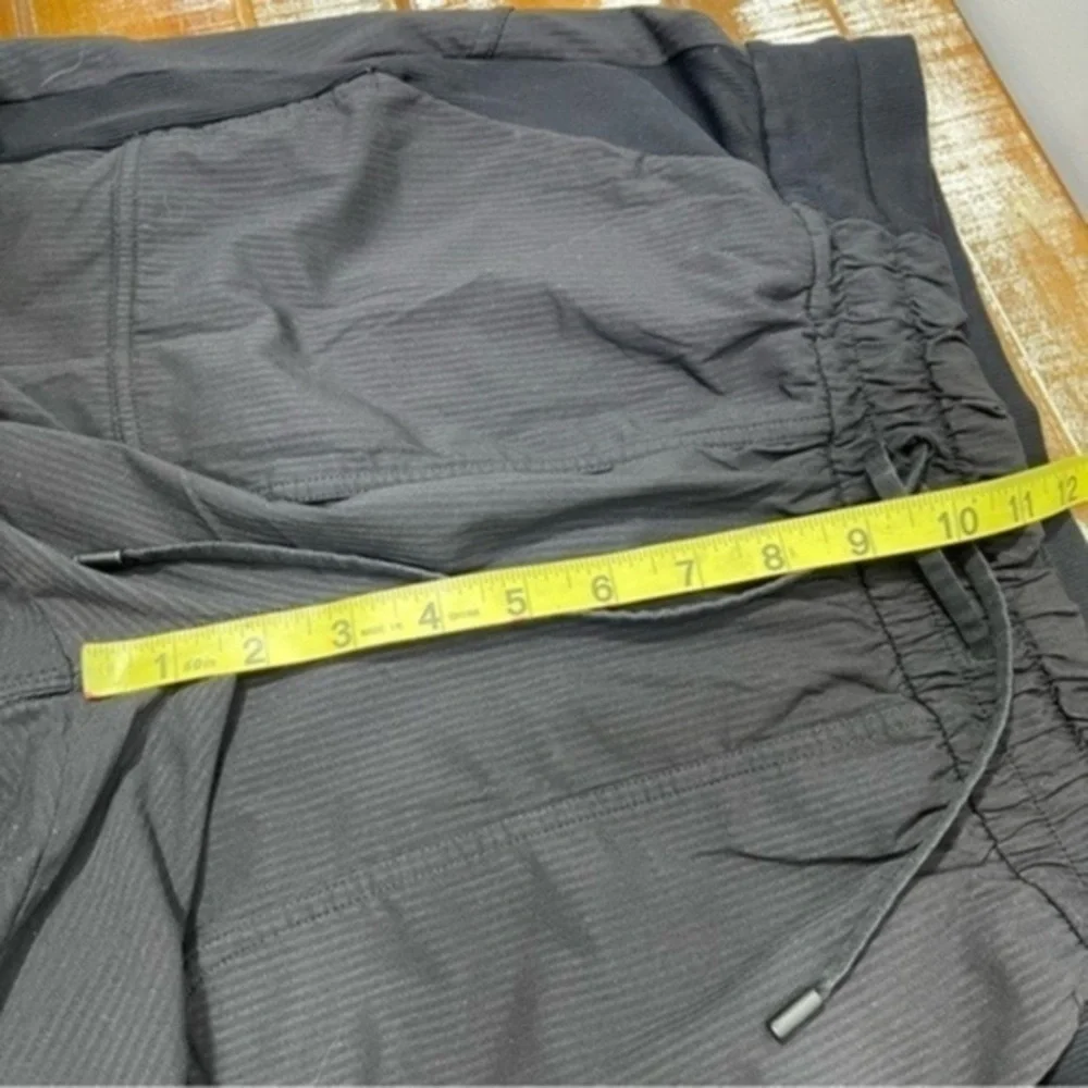Lululemon Beyond the Studio Jogger Black Size 8